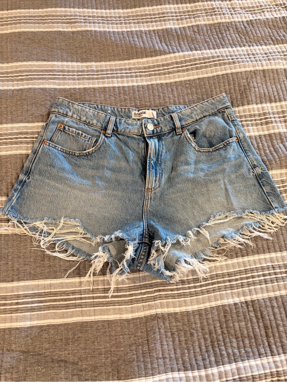Garage Size 13 Light Blue Denim Frayed Hem Women’s Shorts